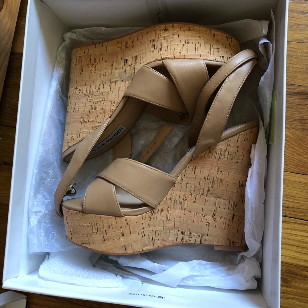 Steve Madden Nude Wedges 7.5